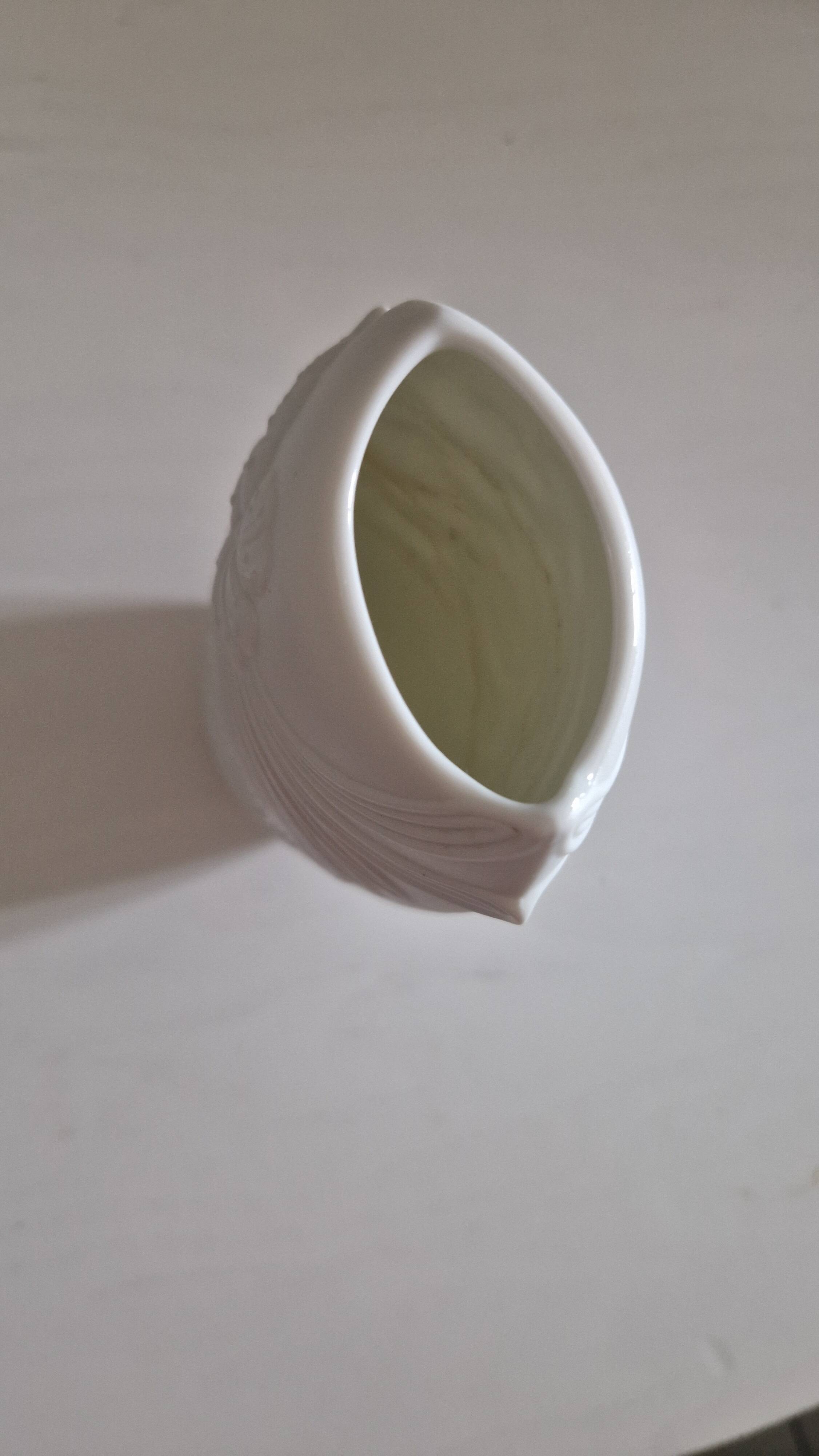 Vase porcelaine biscuit Kaiser