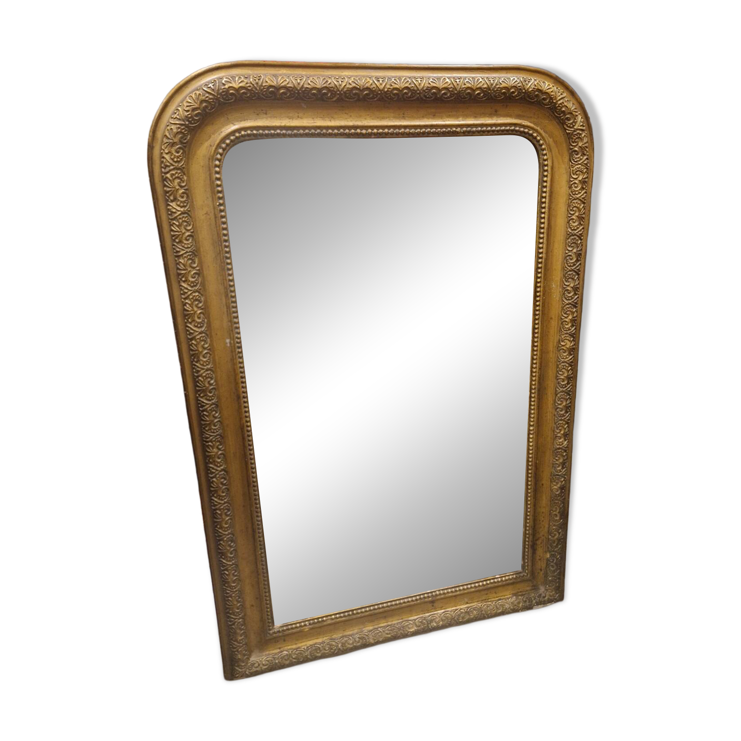 Antique Trumeau mirror in wood and gilding, in good condition.