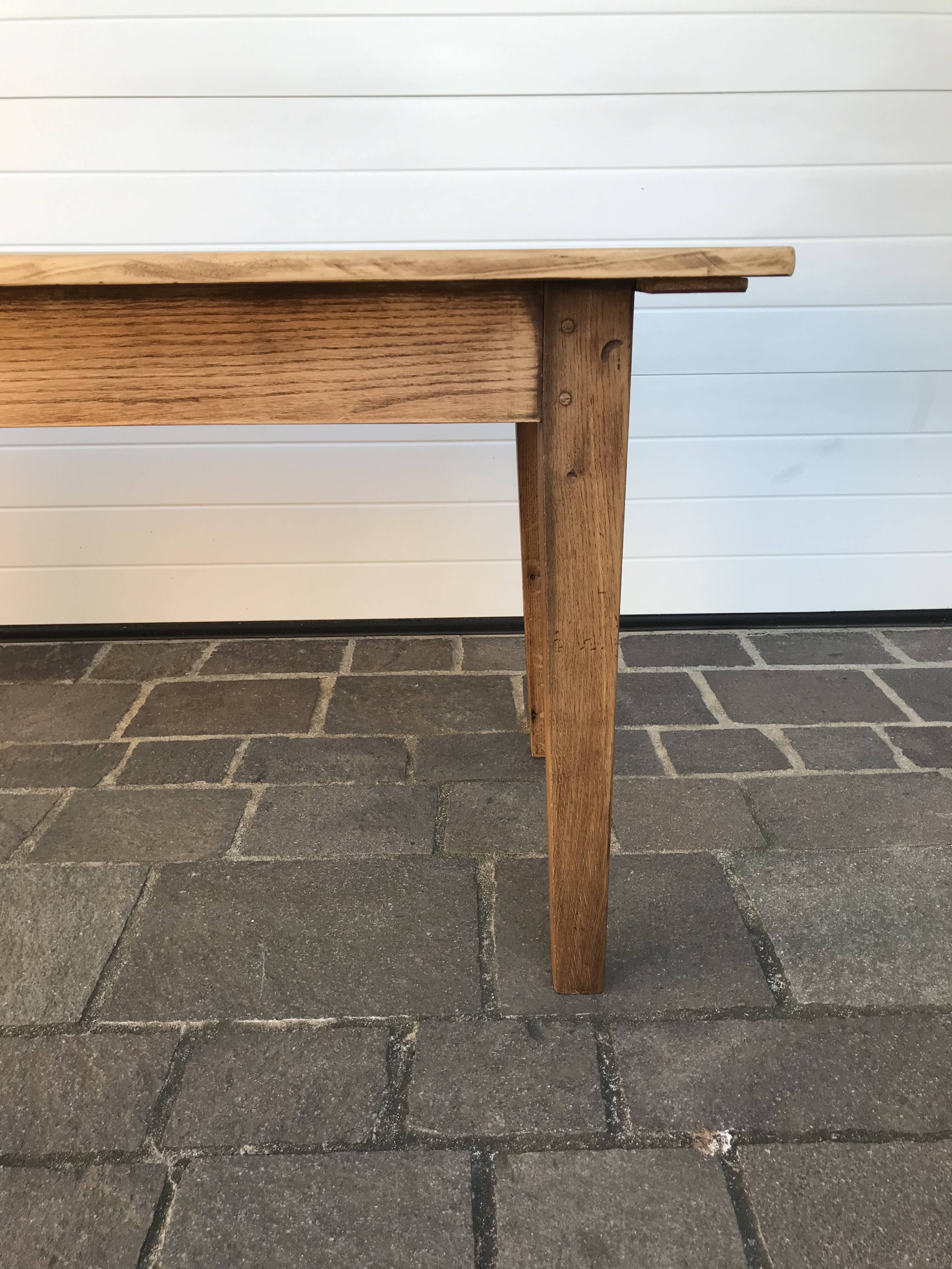 Farm table