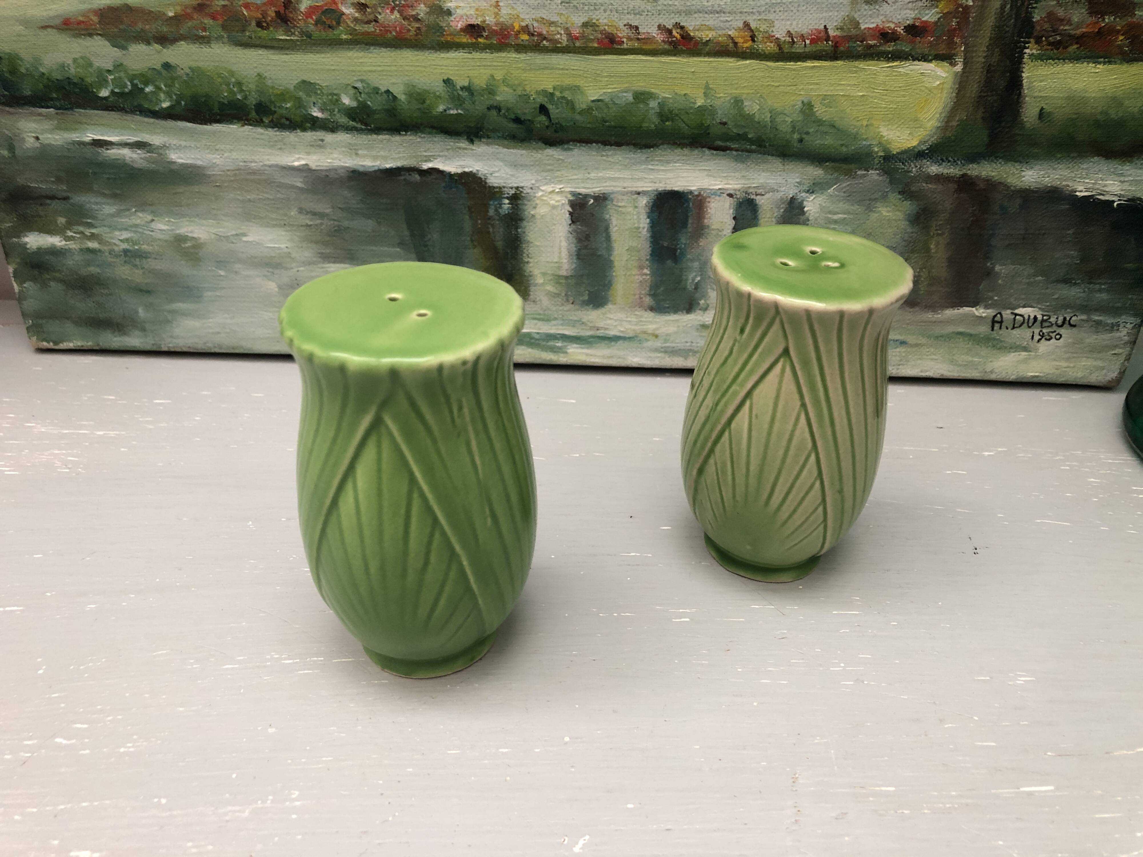 Duo salière poivrier en barbotine verte
