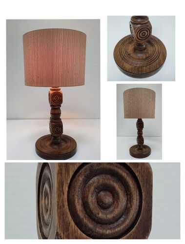 Pied de lampe bois massif à décor de cercles en creux vintage