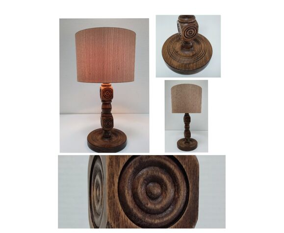 Pied de lampe bois massif à décor de cercles en creux vintage