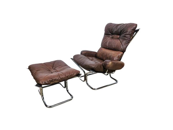 Fauteuil avec repose-pieds, Westnofa, ''Fauteuil à ailes et repose-pieds'', conçu par