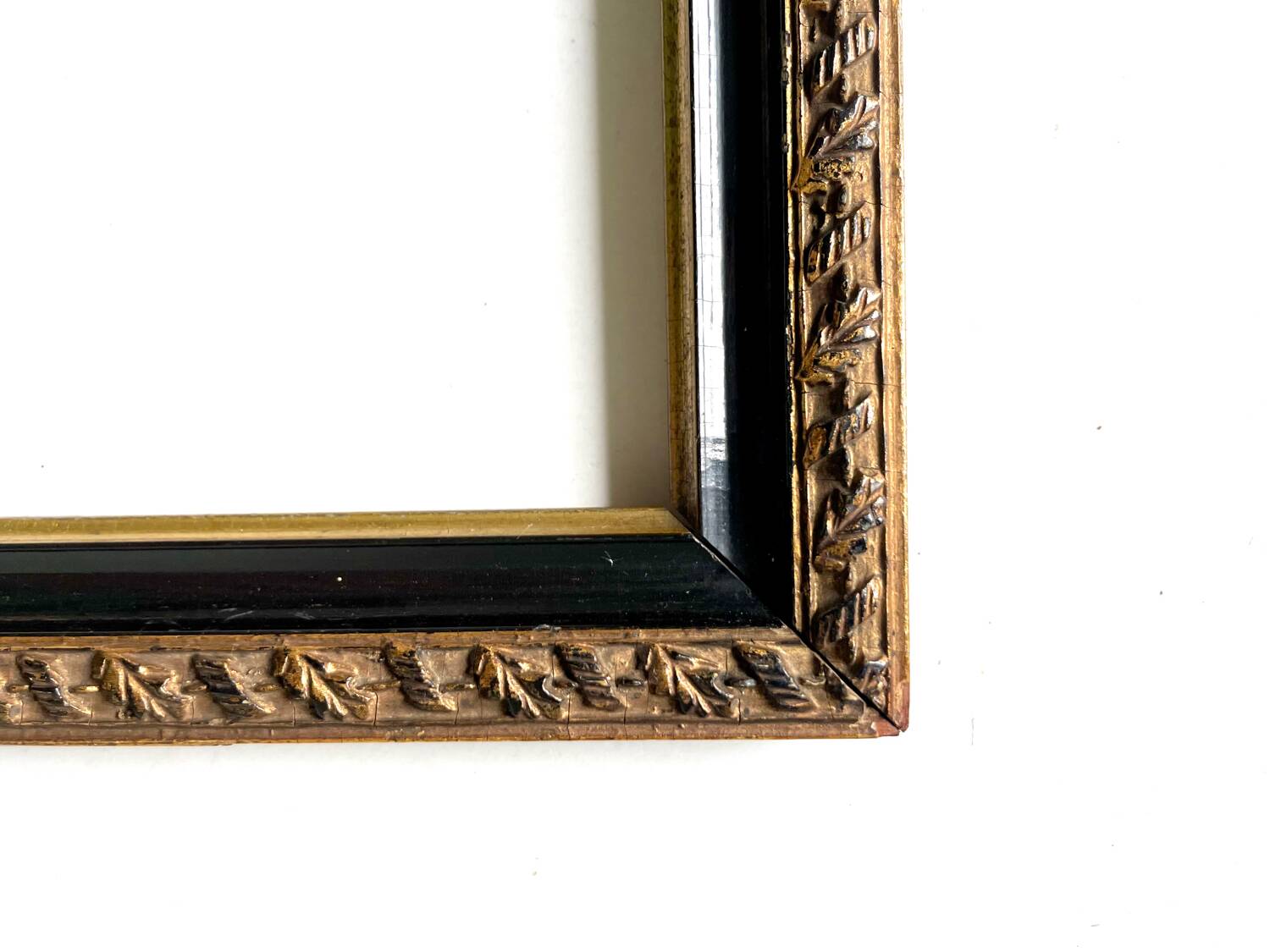 Antique wood frame Black & gilded border 28.5 cm x 24 cm