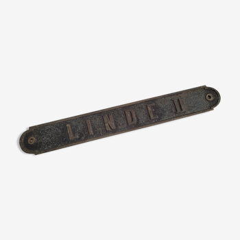 Linde II brass plate