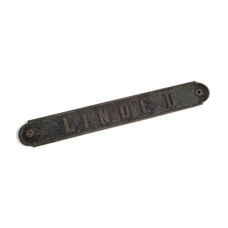 Linde II brass plate