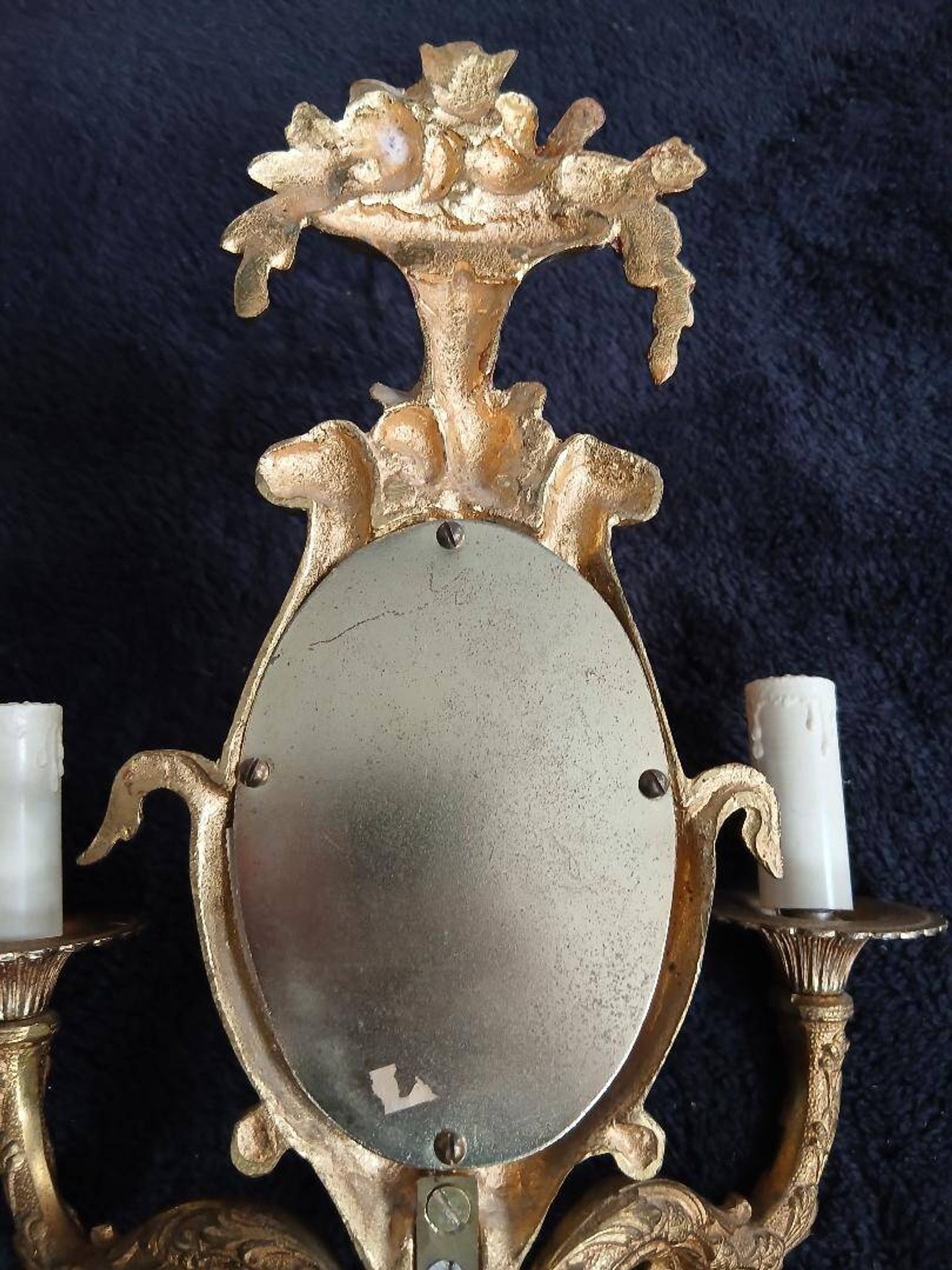 Pair of wall sconces with mirrors. Putti. Bronze. Floral Art Nouveau.