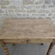 Table en bois patiné