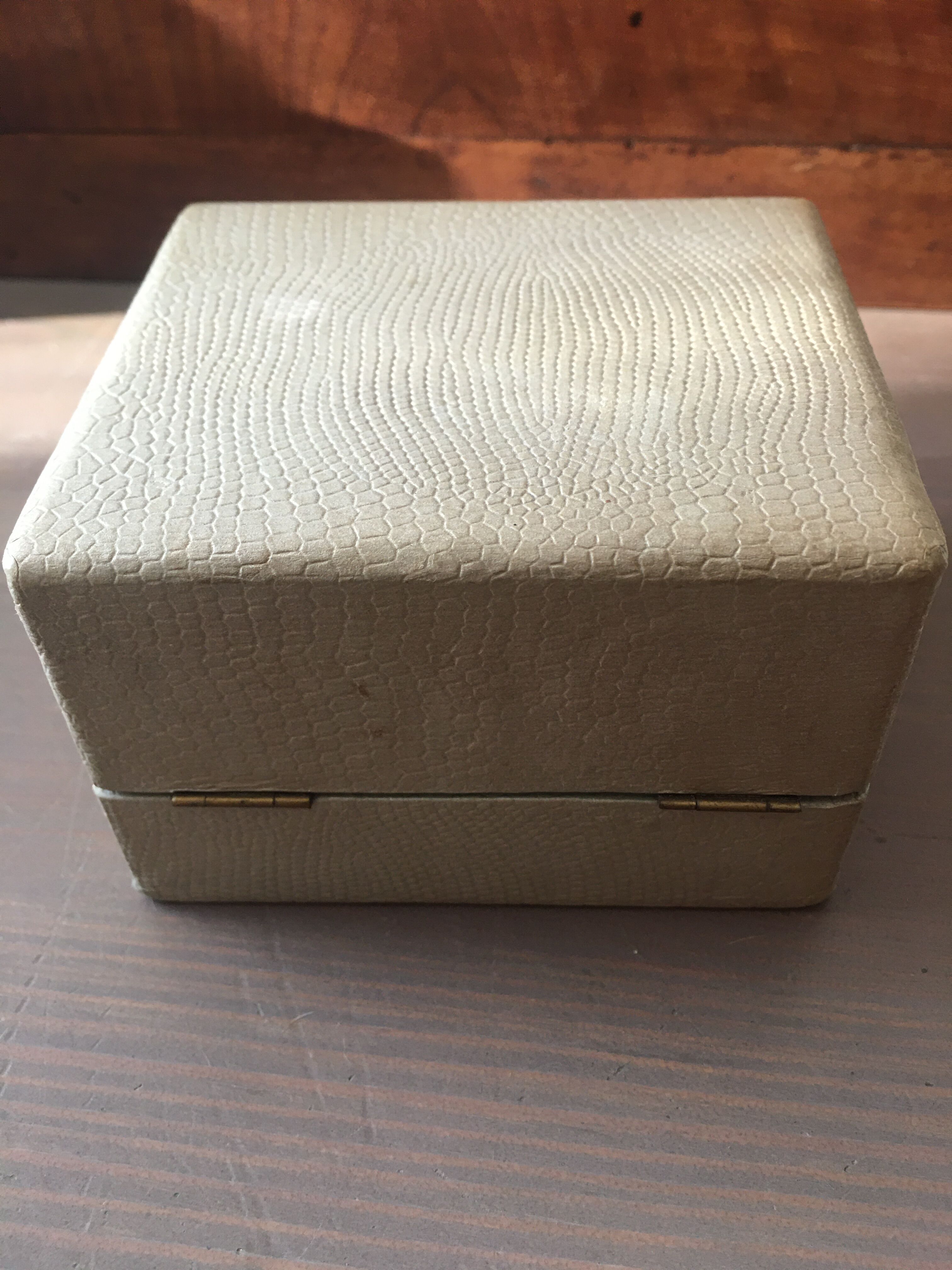 Silver metal towel round "Frédéric"