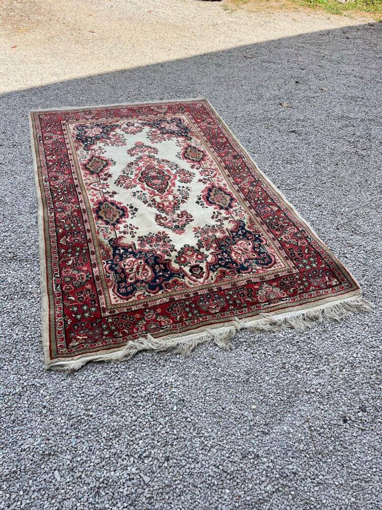 Grand tapis persan ancien