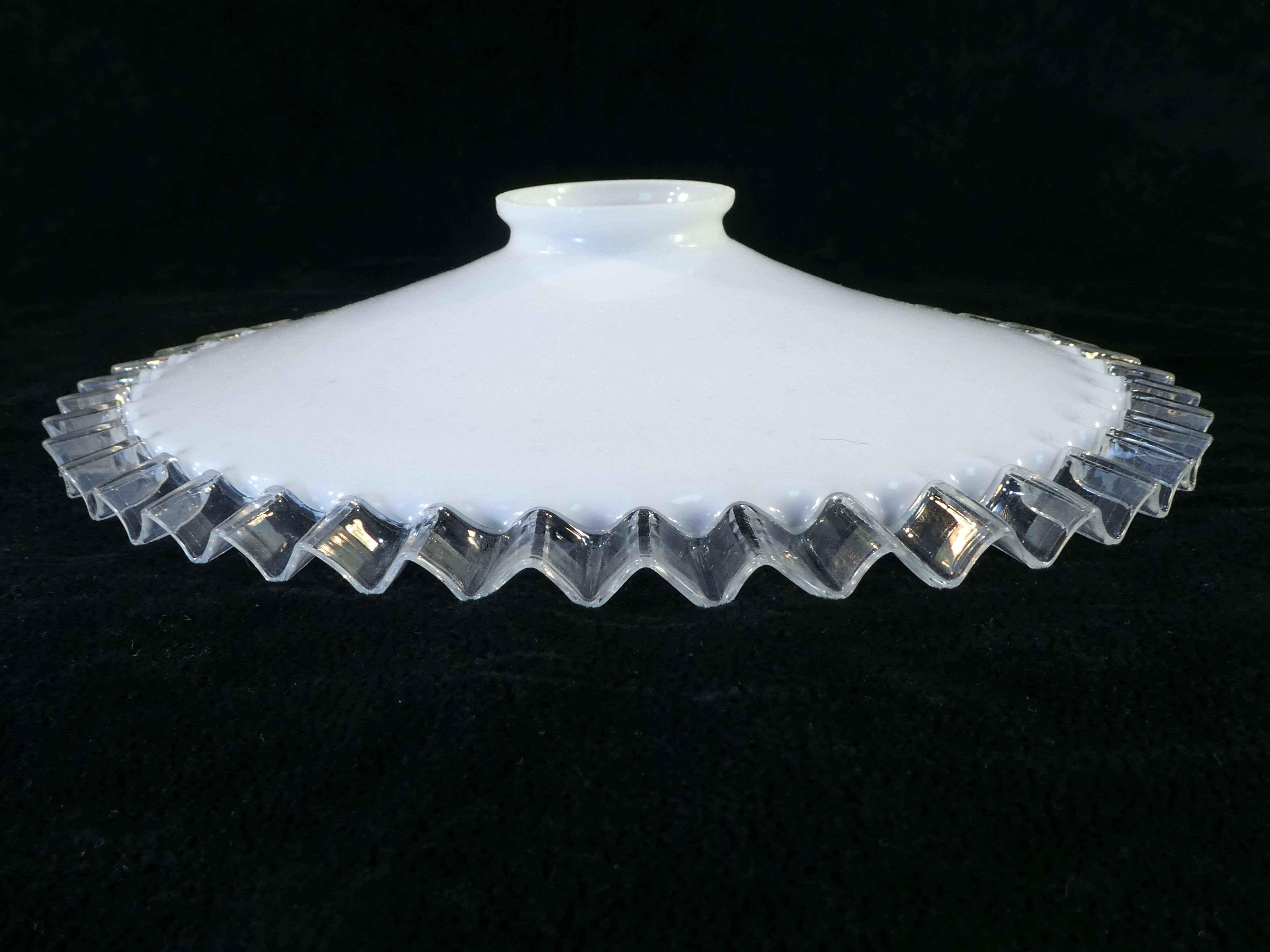 Old lampshade in opaline monte and drop nº1