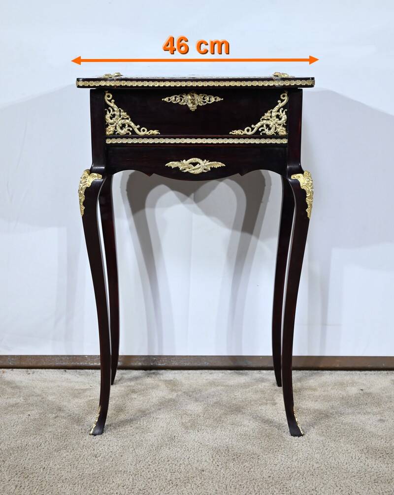 Middle Display Table in Stained Mahogany, Louis XV style, Napoleon III period – Mid-19th century