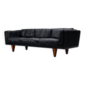 Illum Wikkelso model V11 sofa in black leather by Holger Christiansen, Denmark, 1960