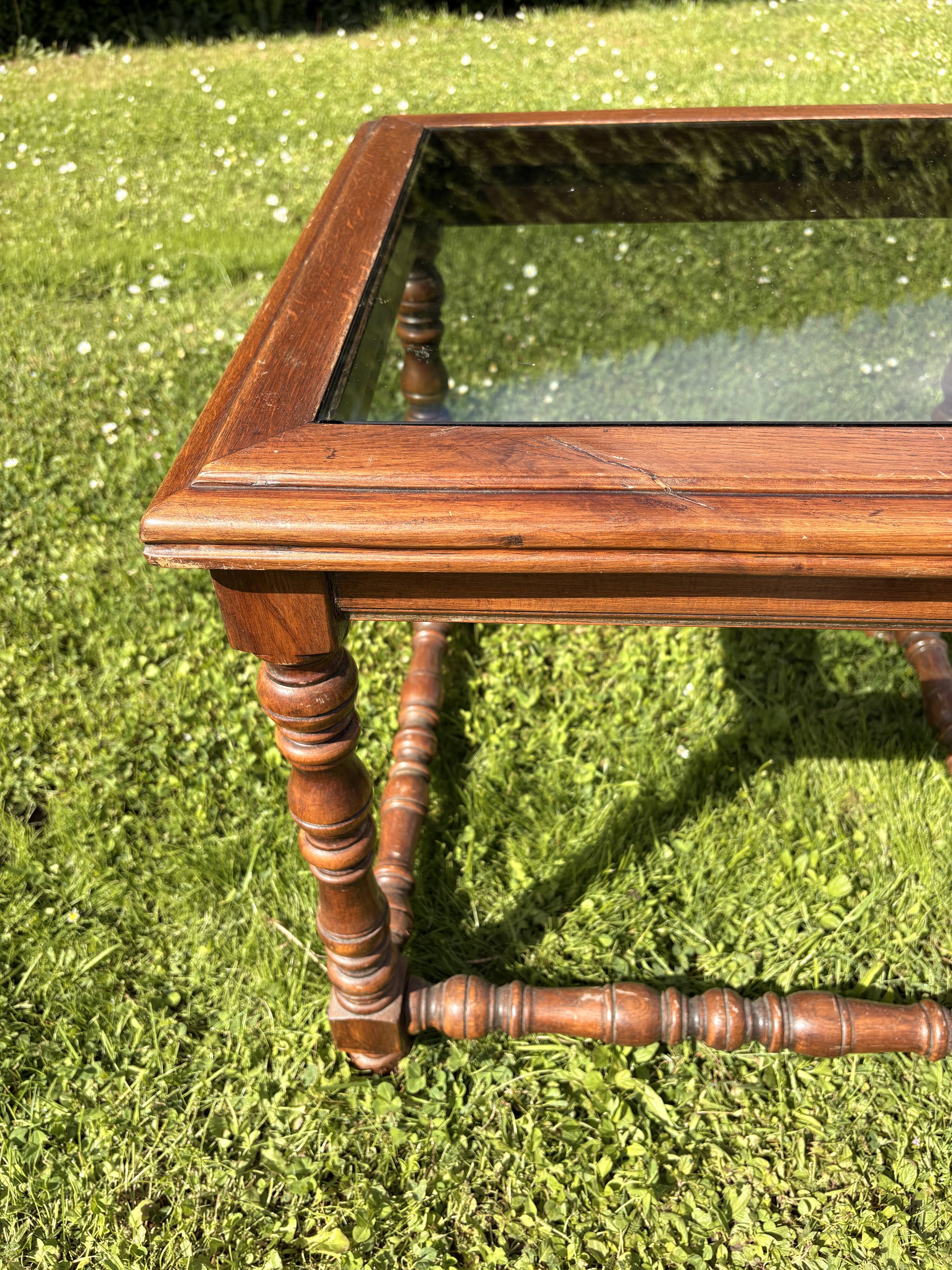 Table basse en chêne, plateau en verre fumé