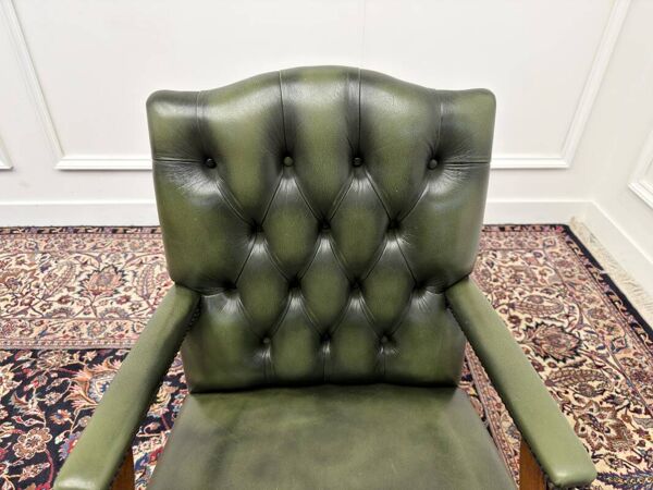 Chaise de bureau Chesterfield verte en anglais
