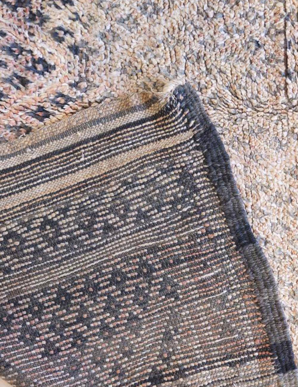 Vintage Berber Rug - 304 x 198 cm