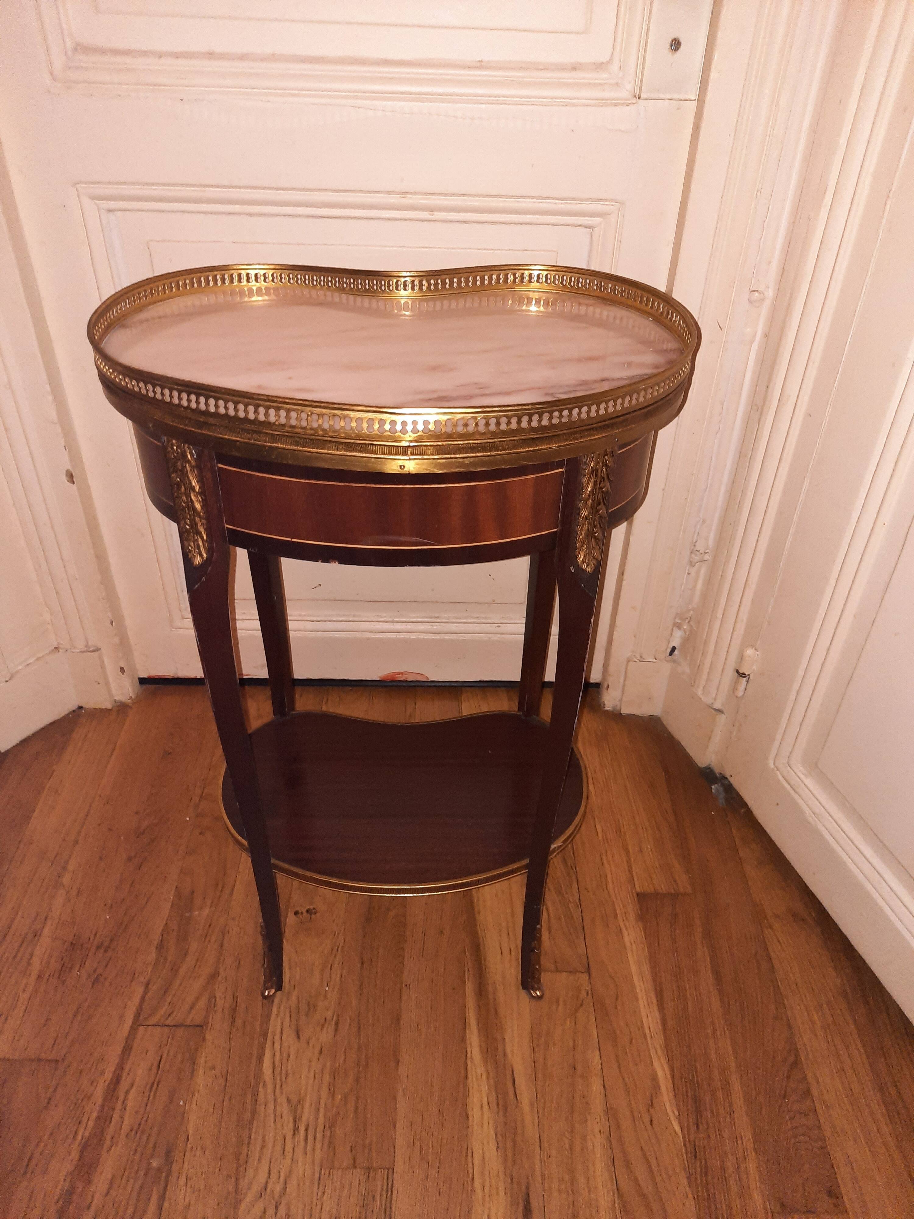 Salon table rognon marquetry