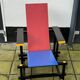 Reproduction de chaise rouge et bleue Rietveld