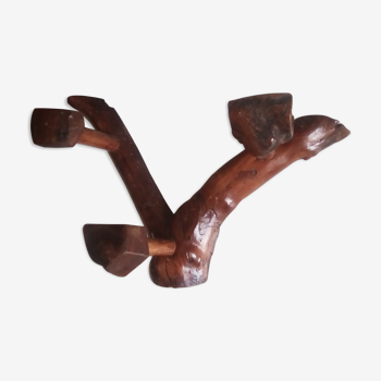 Brutalist coat hanger in olive wood 40/50 years