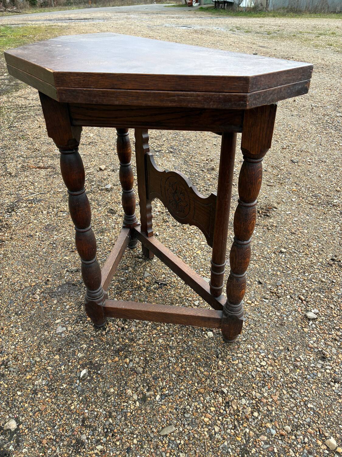 Folding octagonal coffee table