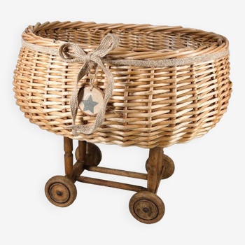 The pretty basket on wheels