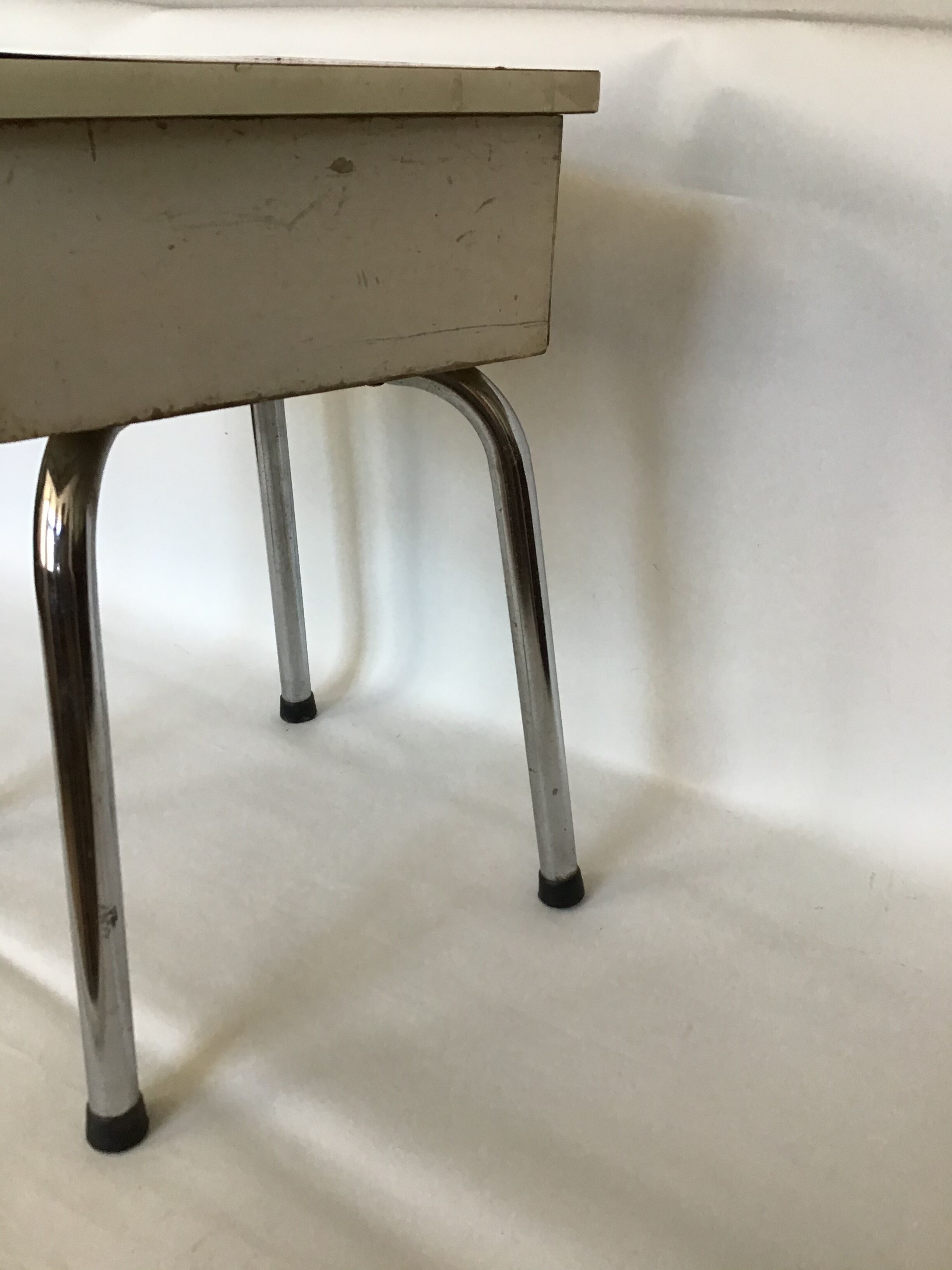 Tabouret coffre en formica vintage