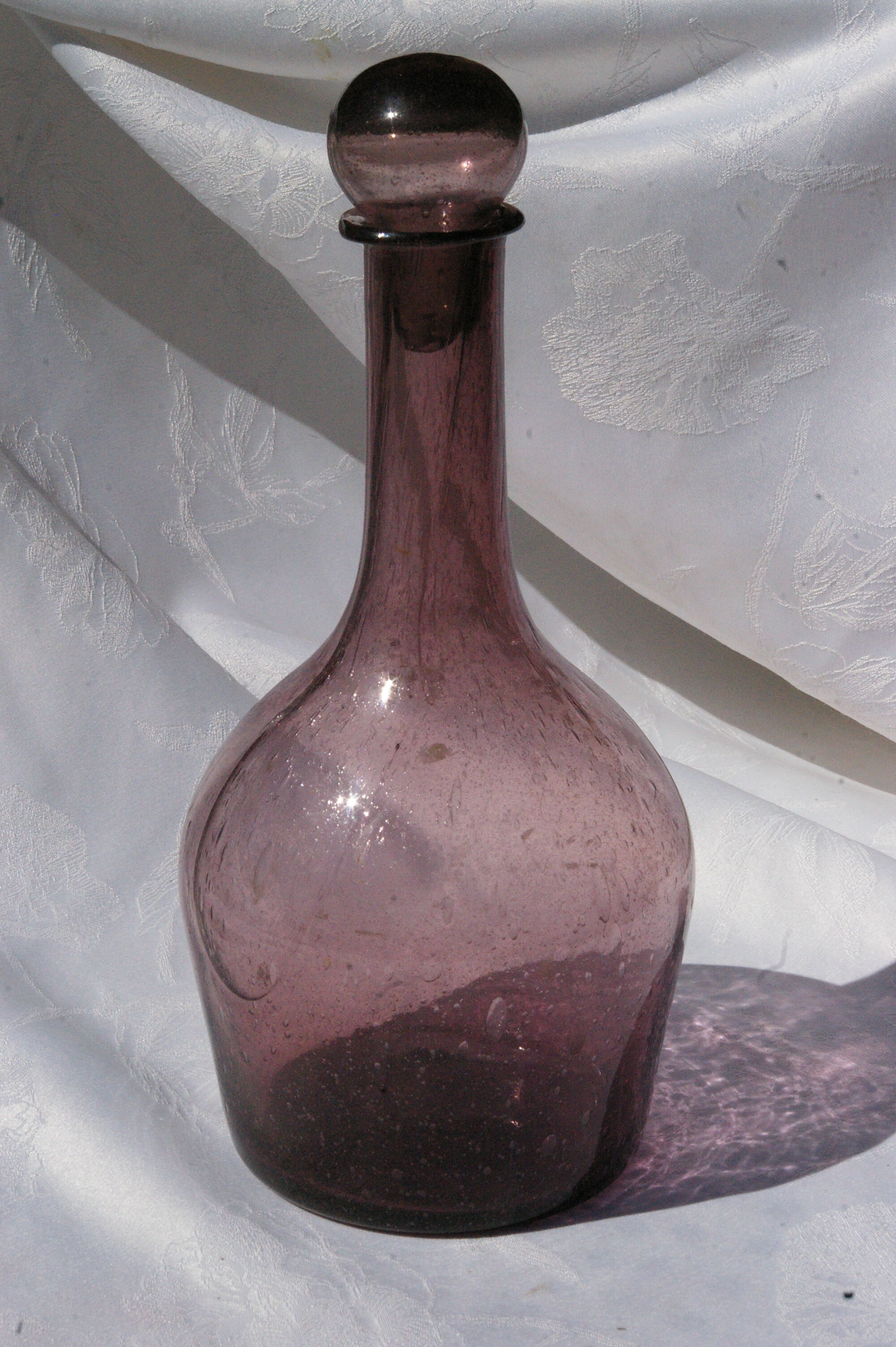 Carafe en verre bullé de Biot ou La Rochère