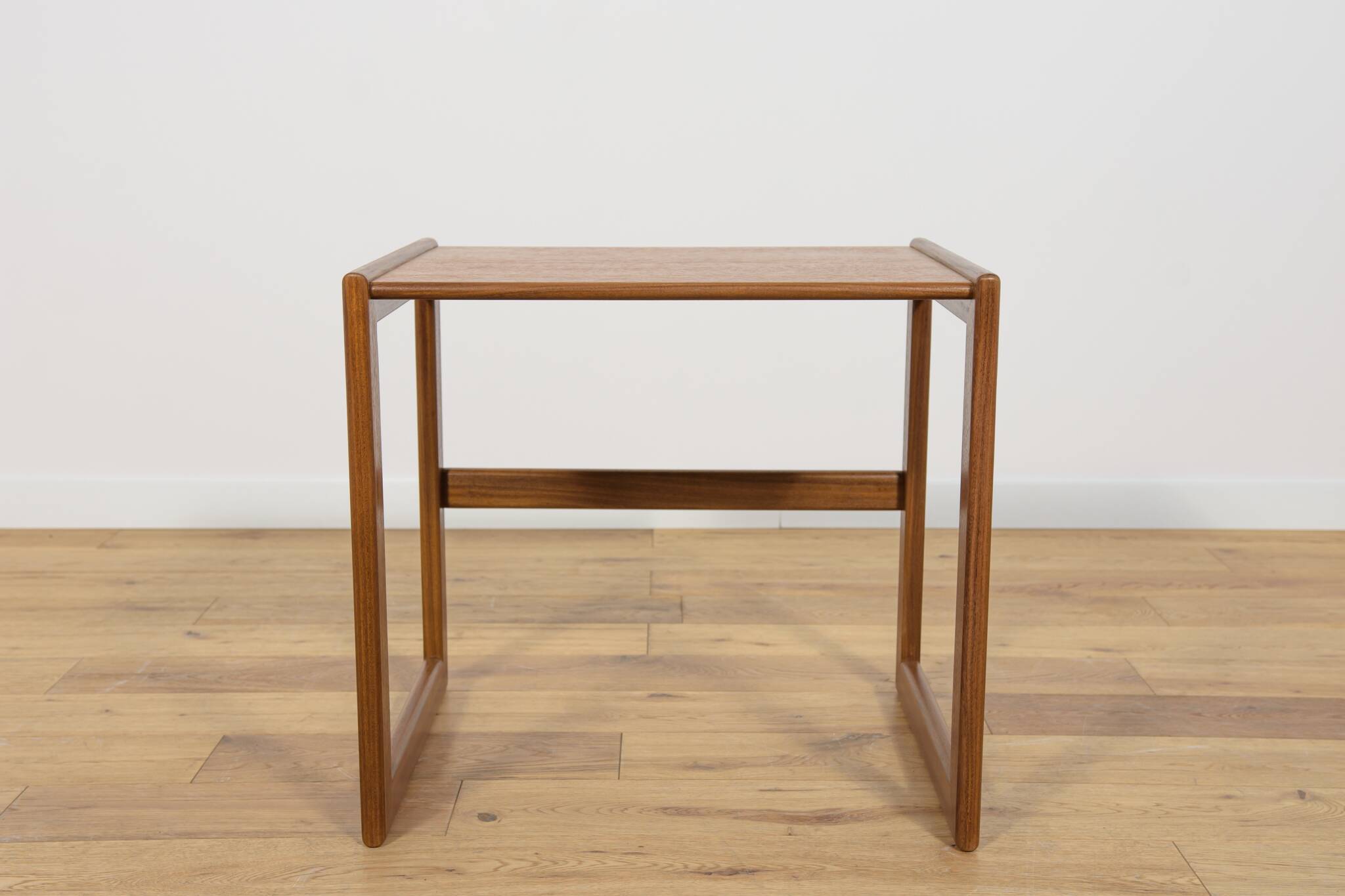 Tables Gigognes Mid-Century en Teck, Royaume-Uni, 1960s, Set de 3