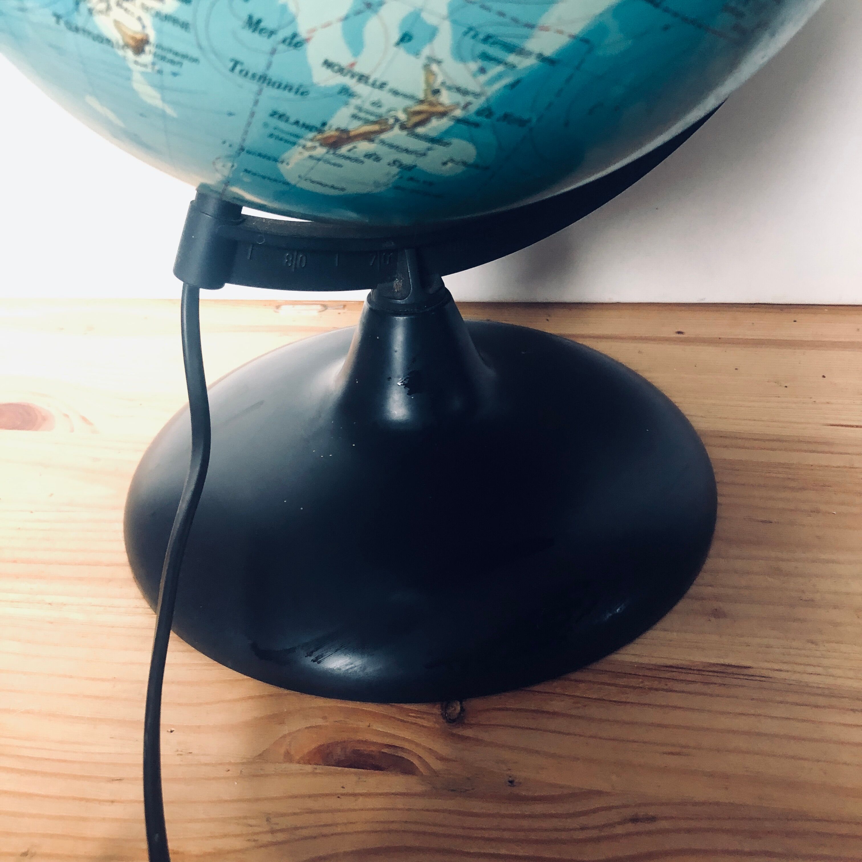 World map lamp