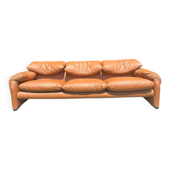 Maralunga Sofa by Vico Magistretti for Cassina