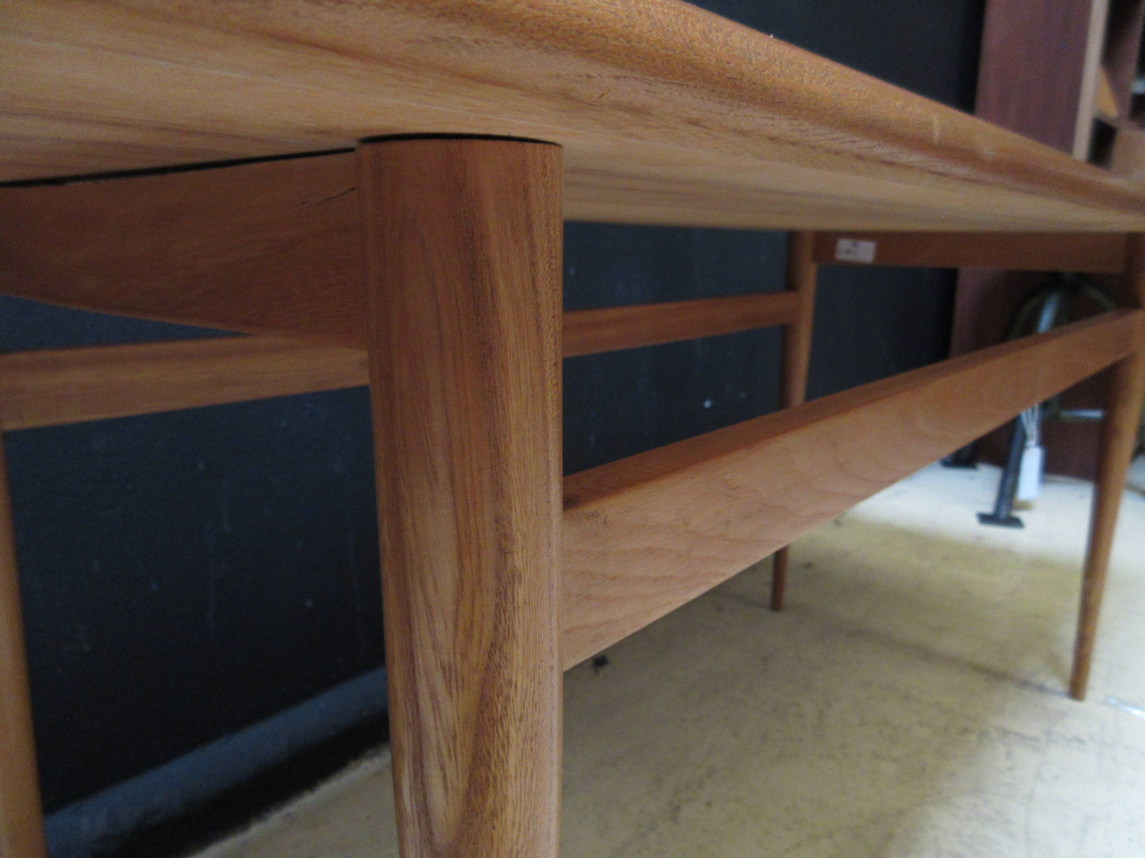 Table basse en bois vintage, mid century, tchèque, Nabytec
