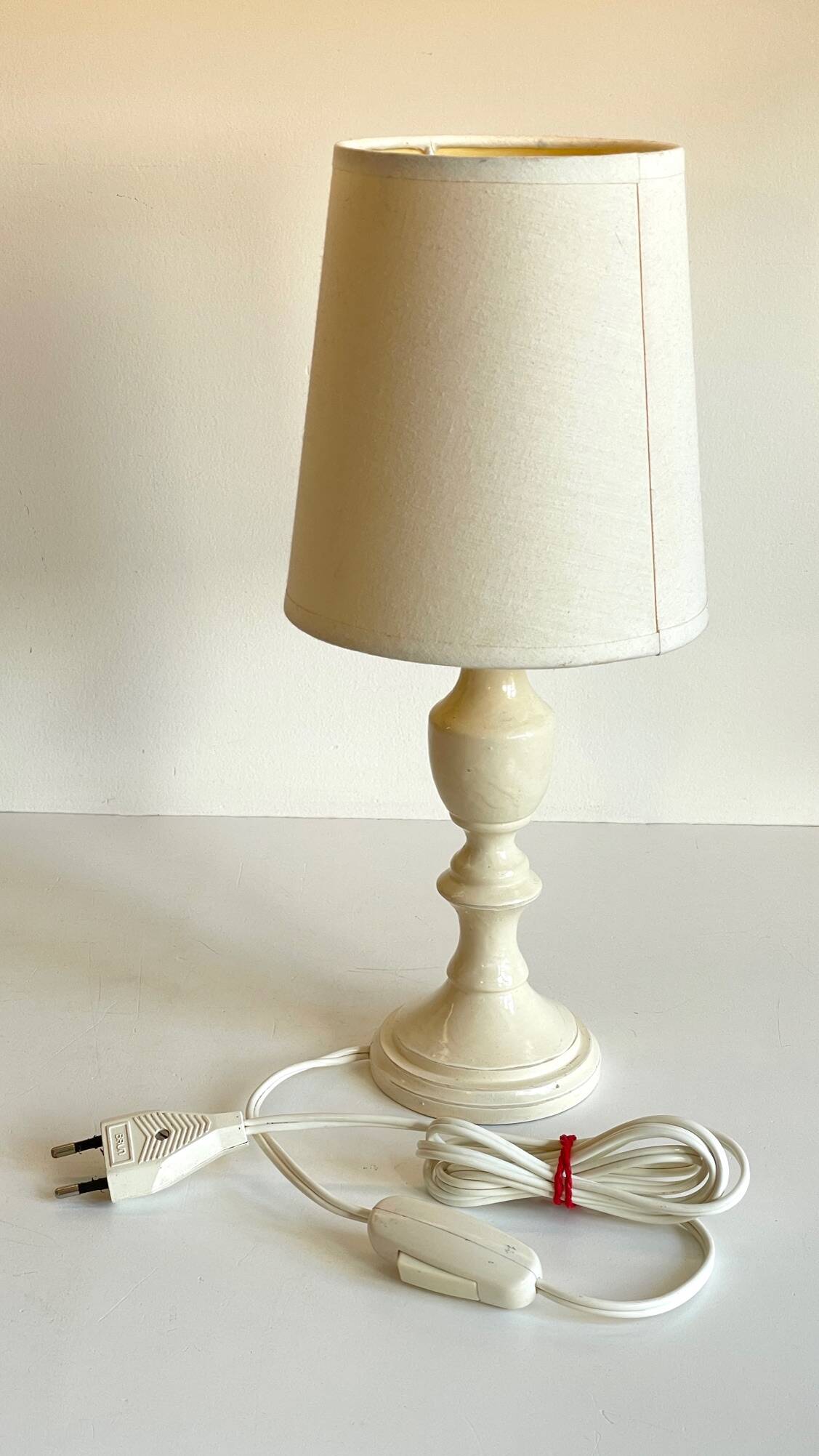 Vintage White-Cream Lacquered WOOD LAMP