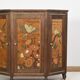 Buffet ou armoire d'angle, à 3 faces, en bois massif, sculpté et peint.