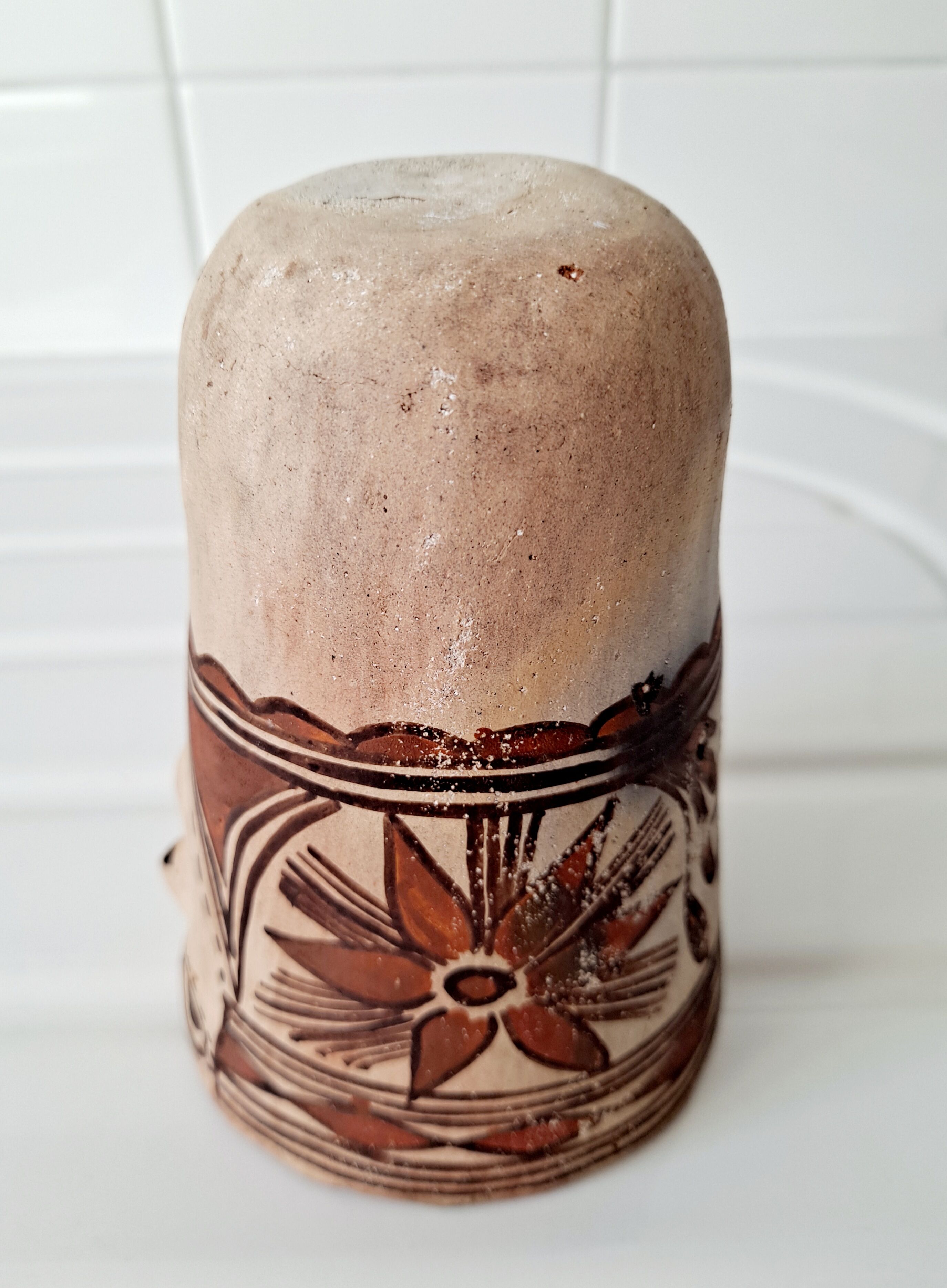 Anthropomorphic cup
