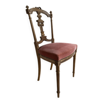 Elegante chaise de style louis xvi en bois sculpte