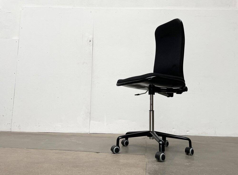 Vintage swivel office chair Supporto Series by Frederick Scott for Hille, 1970s