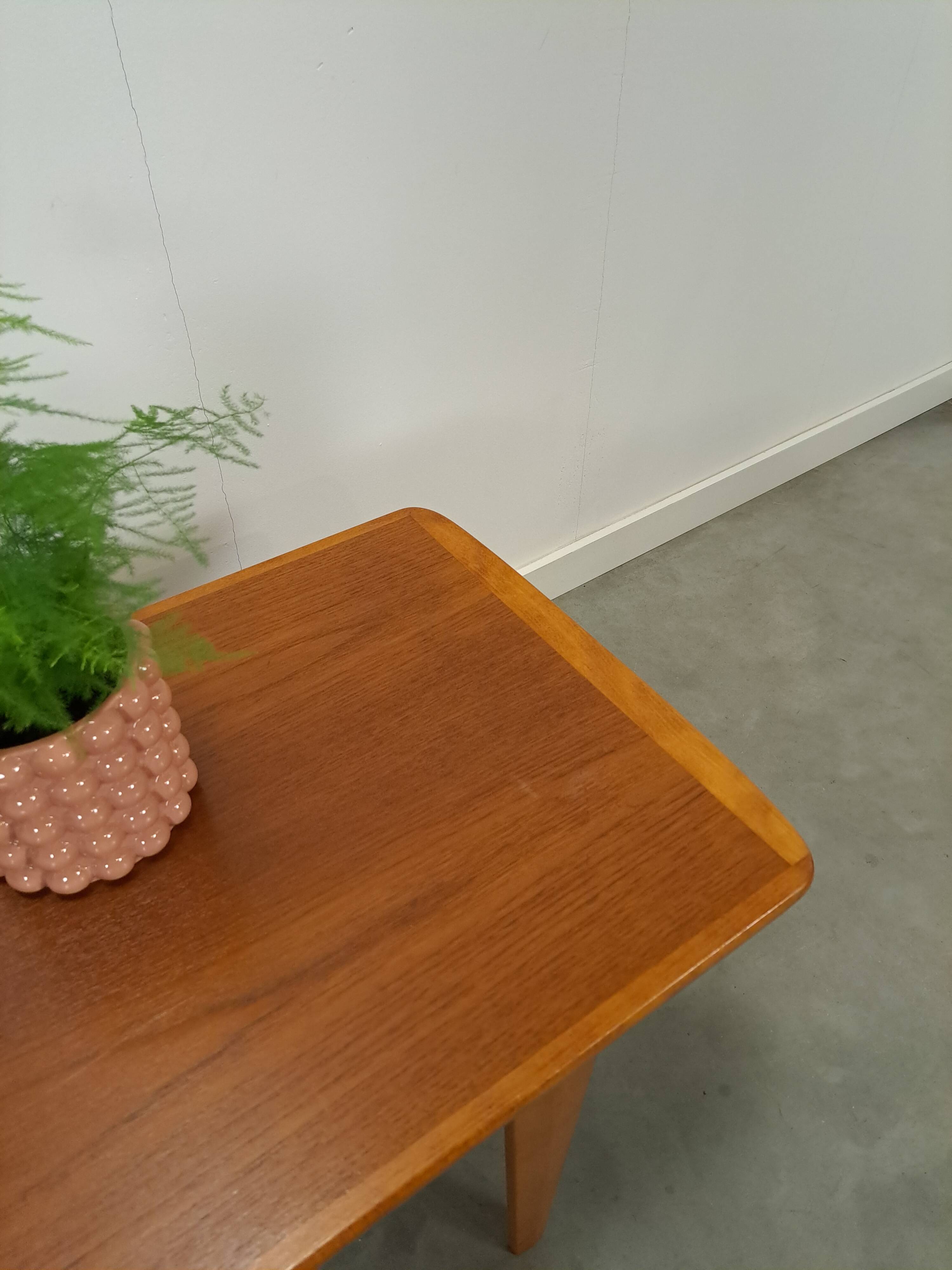 Table basse en placage de Suède vintage