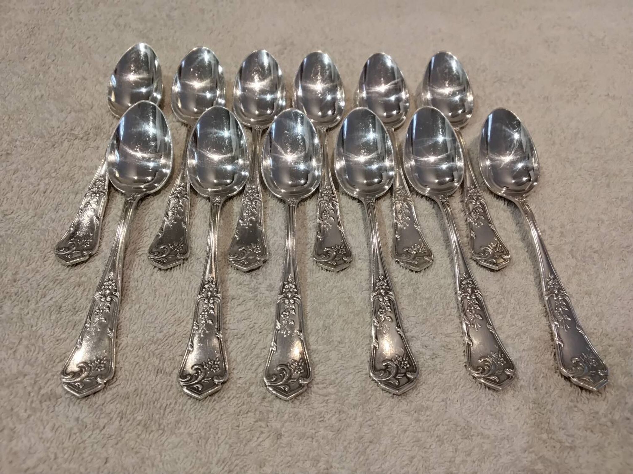 12 silver-plated metal coffee spoons by Boulenger LXV demi riche.