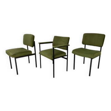 2 chaises et 1 fauteuil de bureau années 50 en velours vert et métal noir