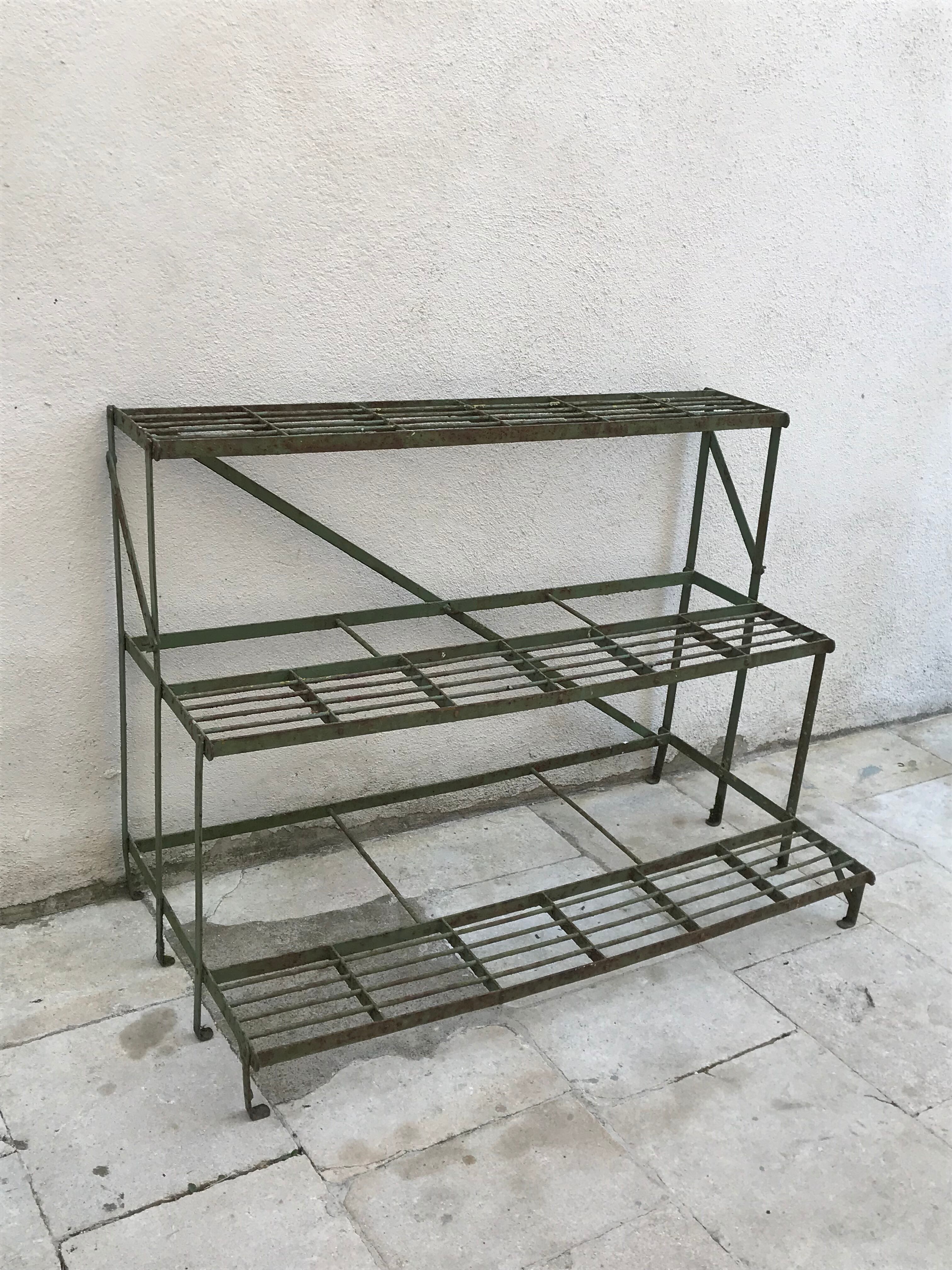 Gate florist plants of ancient craft