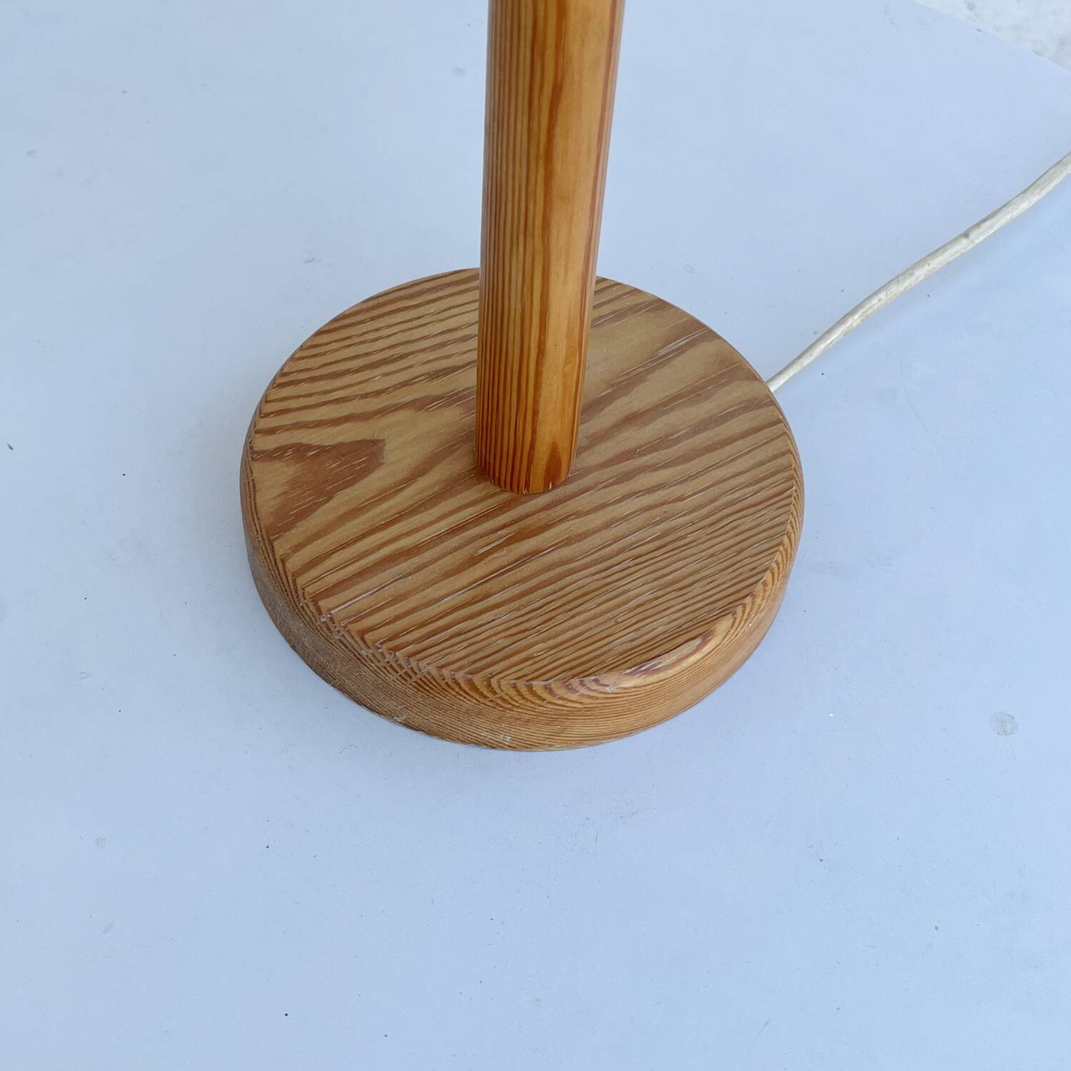 Scandinavian table lamp