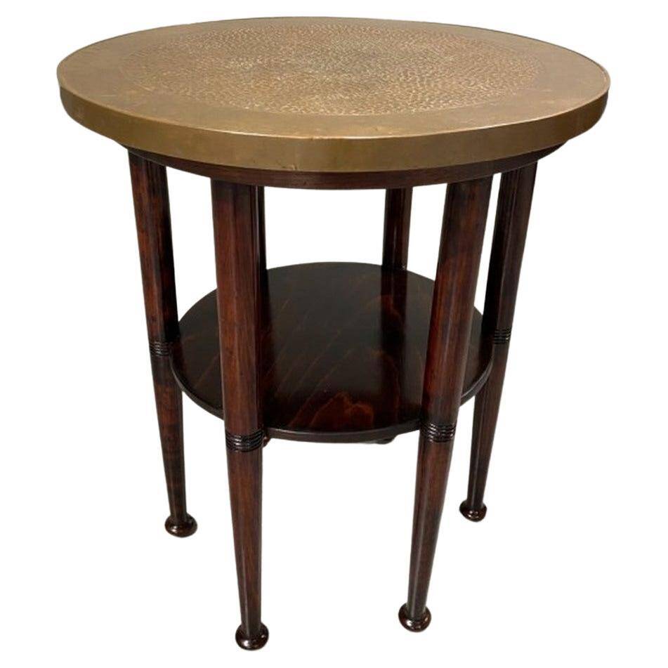 Table à six pieds de style Adolf Loos avec plaque en cuivre