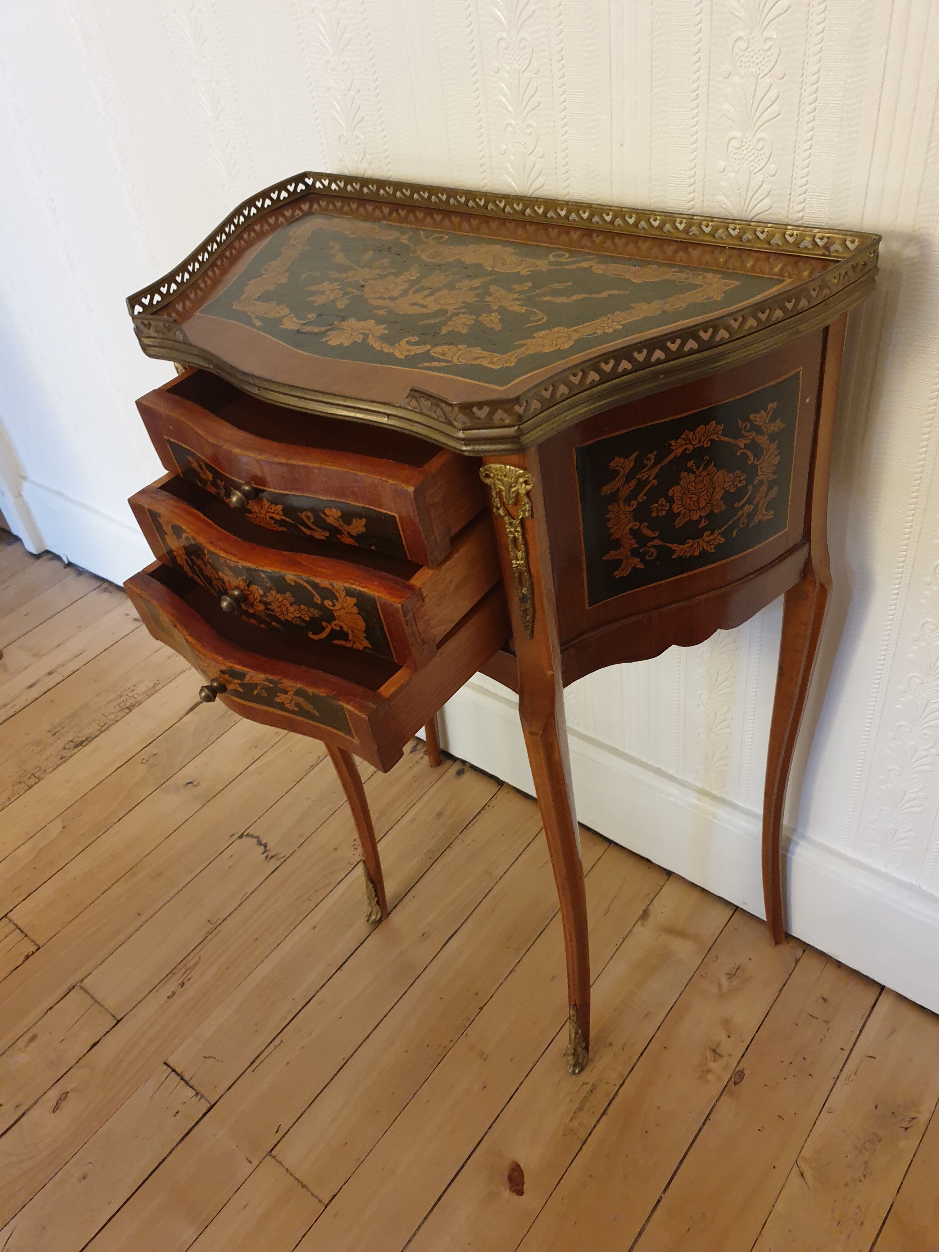 Chevet Louis XV de style Transition début XIXe