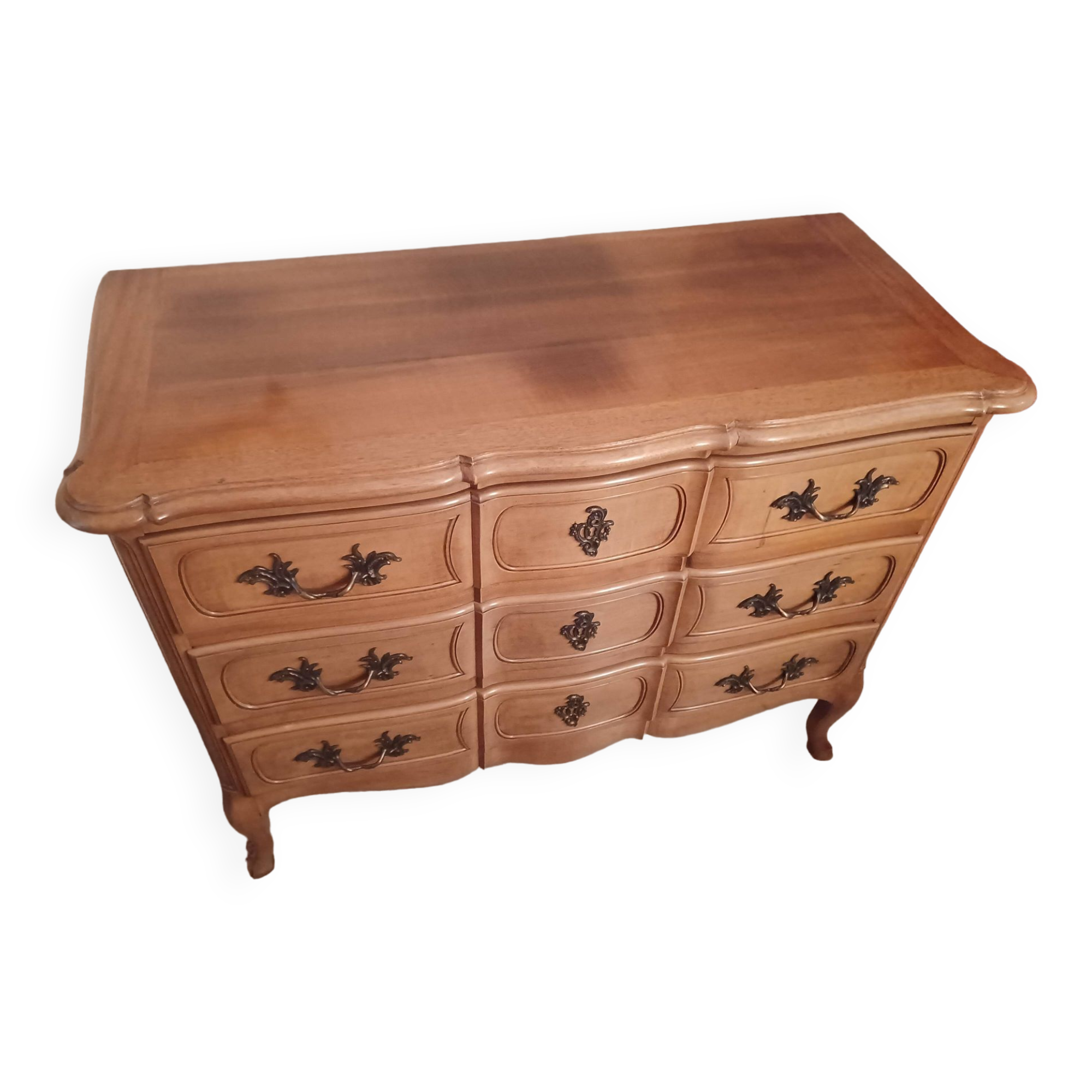 Chest of drawers
