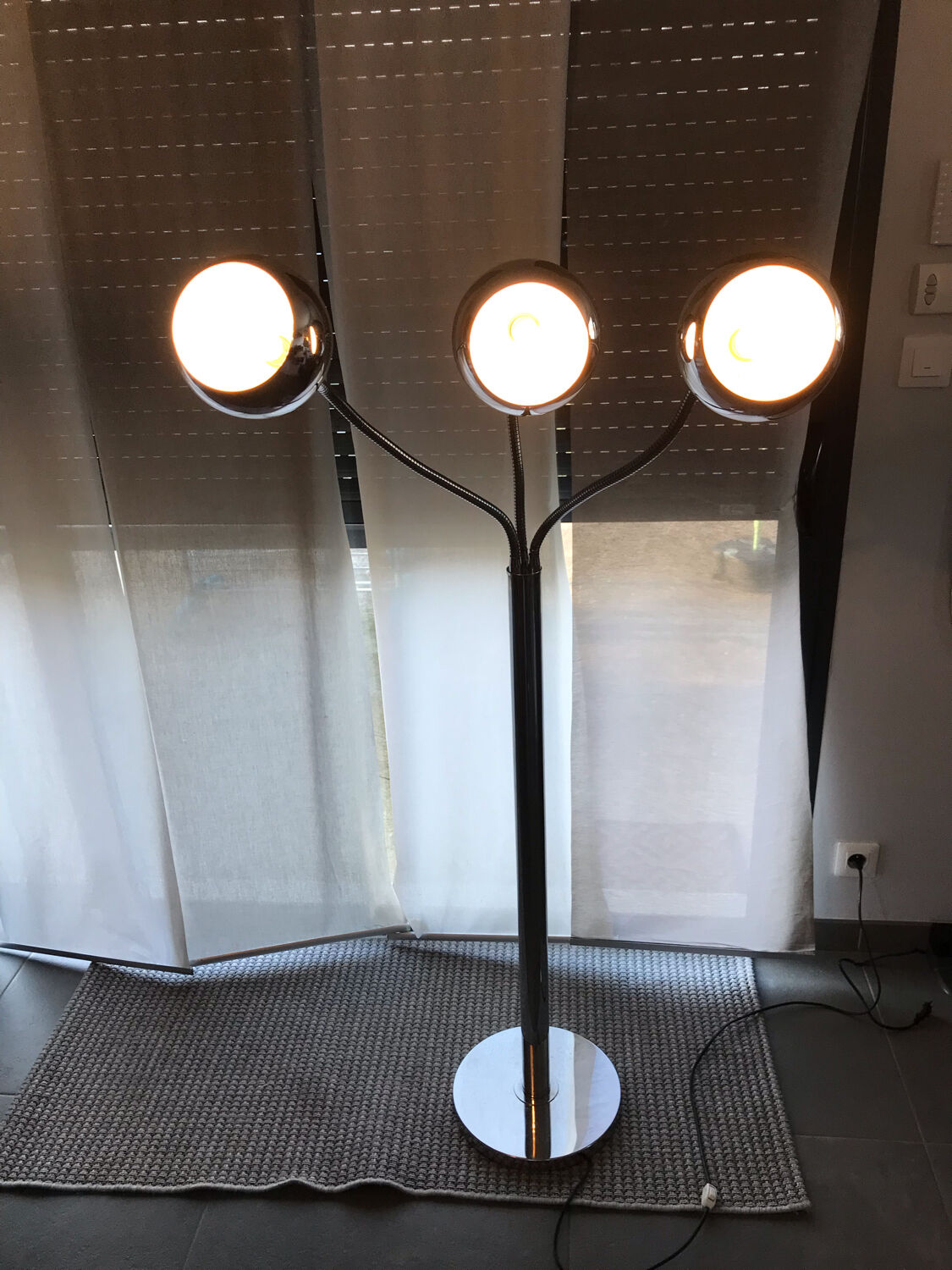 Hydra floor lamp 3 fires