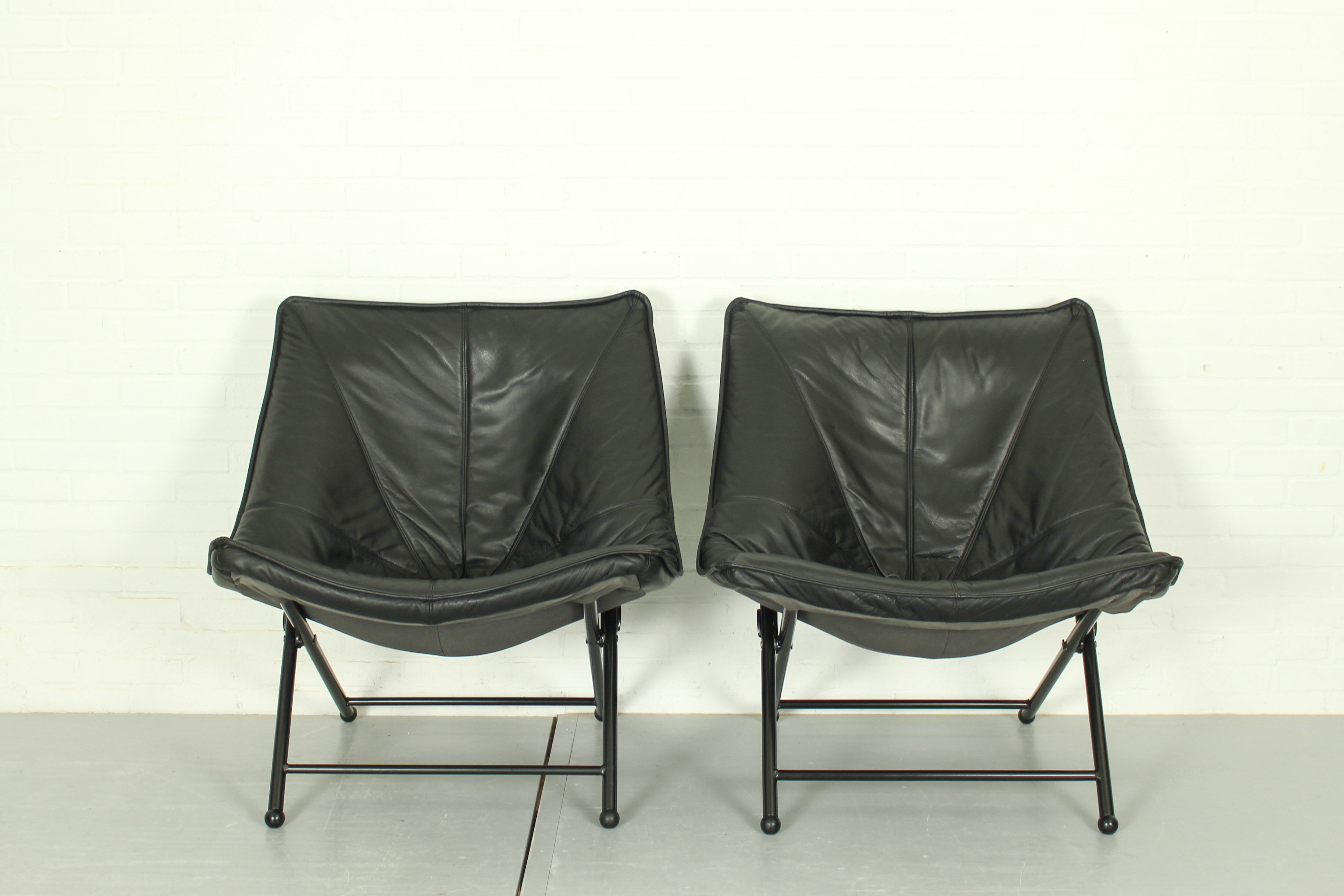 Folding Lounge Chairs in black leather by Teun van Zanten for Molinari, 1970s