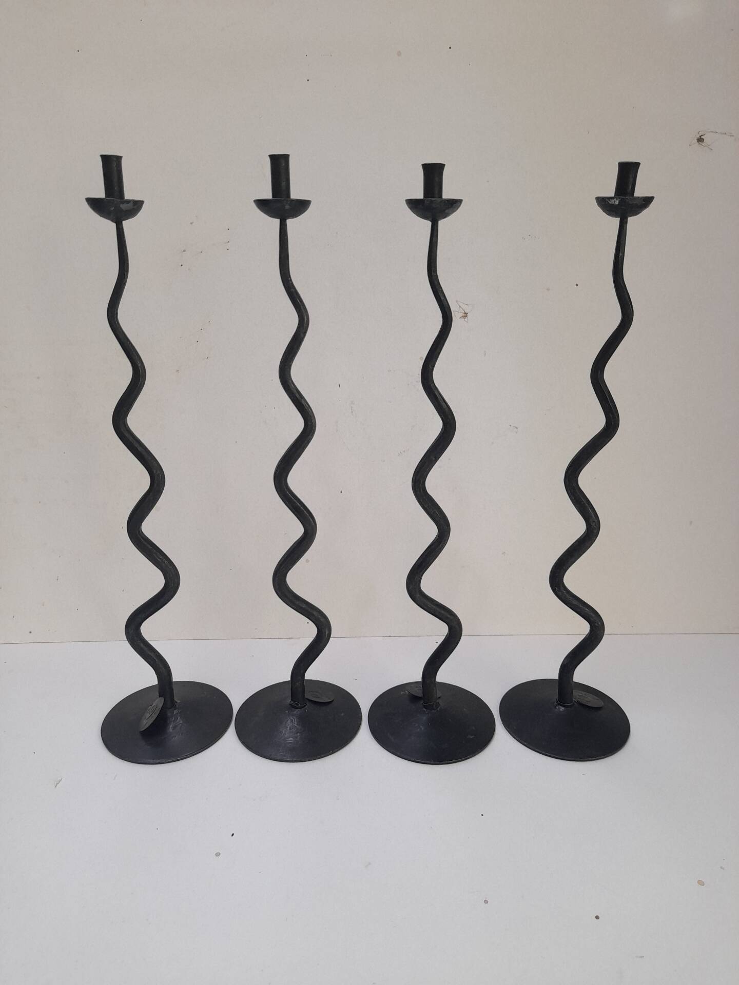 4 wavy candlesticks Hysteria 80s