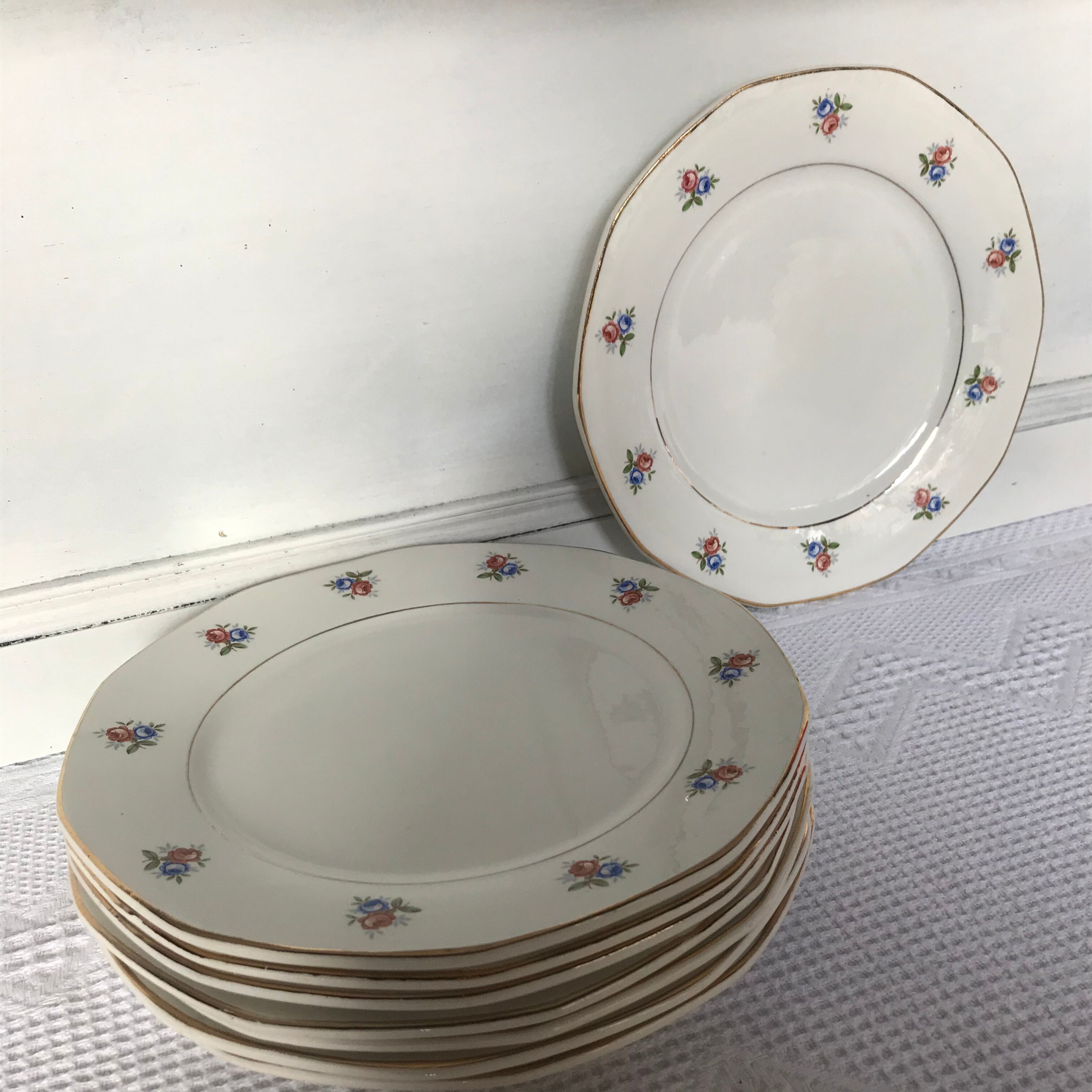 Series of 8 plates Digoin