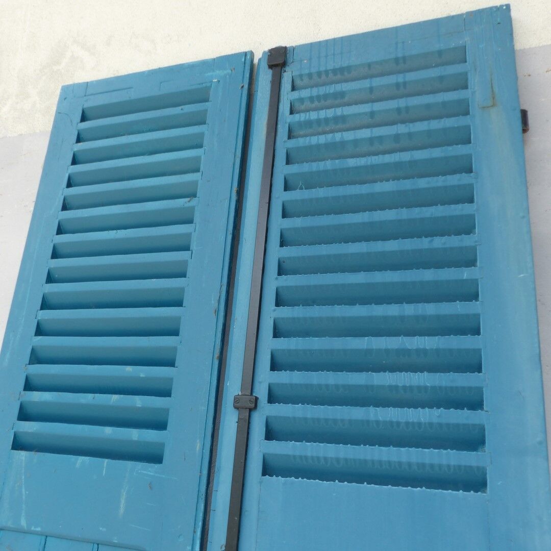 2-leaf wooden shutters