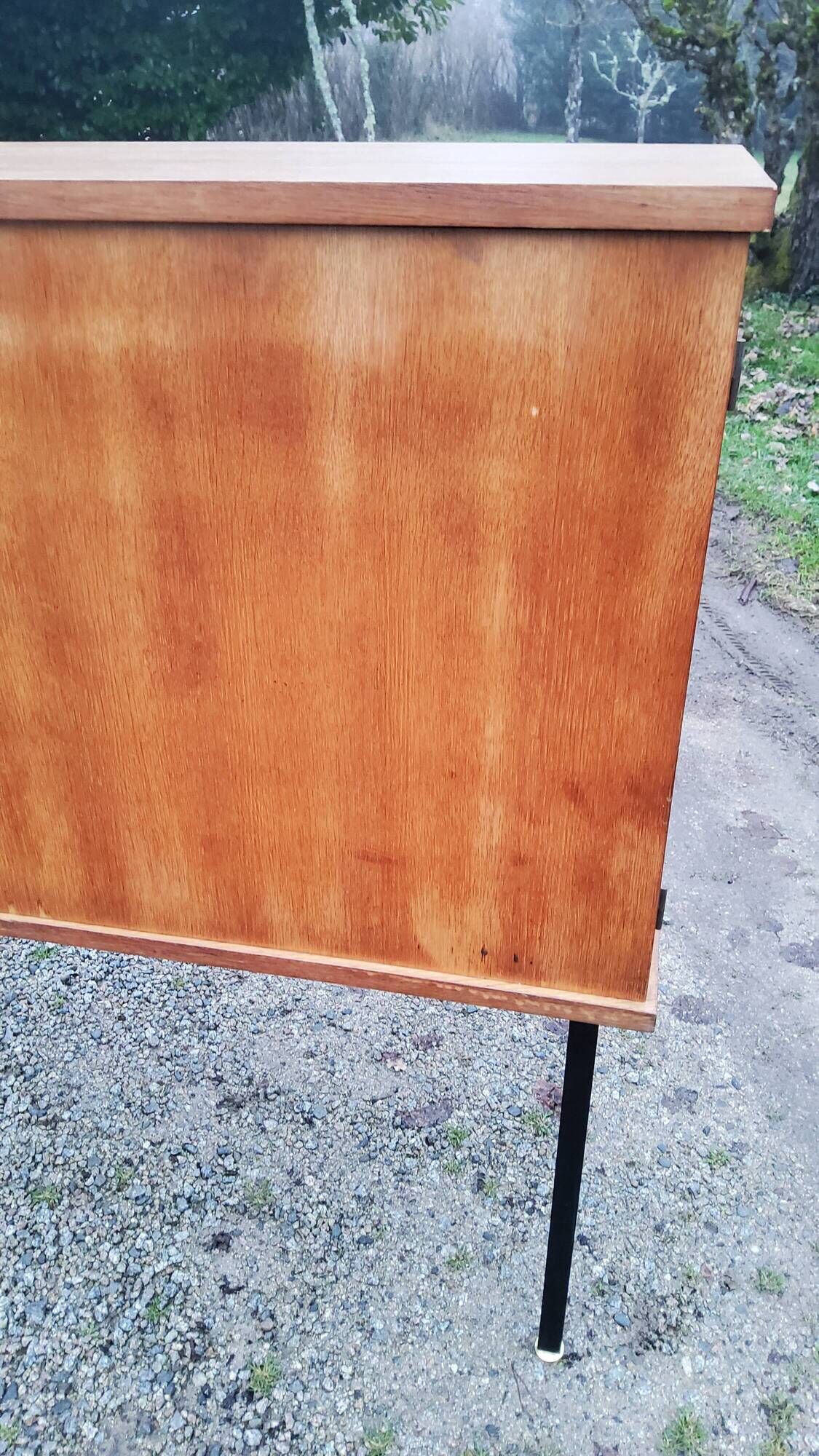 Buffet of the 60s in blond oak metal feet with square section